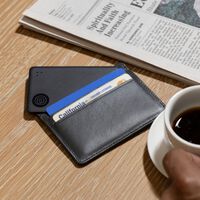A los cacos se les ha acabado el chollo con este localizador compatible con Android e iOS que protege la maleta, el móvil y la cartera