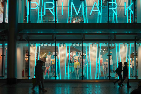 La ropa de usar y tirar se está cargando el planeta: tiramos un 811% más de prendas que en 1960