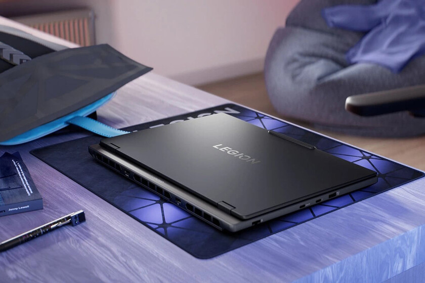 Empiezan a aflorar portátiles gaming con pantalla OLED y descuento: este Lenovo con RTX 5060 es buena prueba de ello
