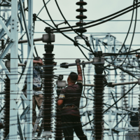 La red no colapsó por falta de energía, sino por falta de control. Se sigue conectando renovables como si fueran pasivas