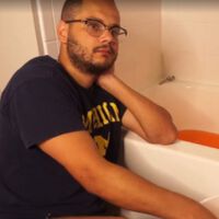 Un streamer de Twitch pierde 35 horas de su vida en un reto absurdo y solo puedo pensar en lo mal que está el sector  