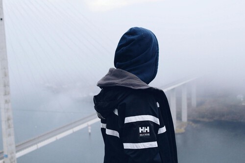 Helly Hansen a mitad de precio: El Corte Inglés comienza a liquidar todas las chaquetas para el próximo invierno en su outlet