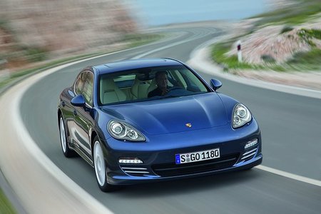 Más eficiencia y equipamiento para el Porsche Panamera a partir de agosto