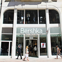 Bershka supera una vez más a Zara rebajando las sandalias estrella para ir de festival a un precio de locos  