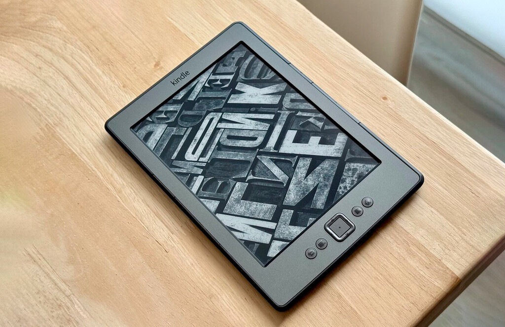 Cambiamos de móvil cada pocos años, pero no pasa lo mismo con otros dispositivos. Llevo 12 años con mi Kindle y no me planteo cambiarlo