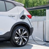 Uno de cada 10 coches vendidos en todo el mundo es eléctrico o híbrido enchufable, y ya superan los cuatro millones