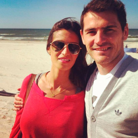 Mientras Twitter dice "Gracias Sara", Iker presume de chica