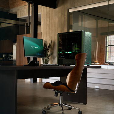 El fenómeno de la Fórmula 1 sigue creciendo y Aston Martin acaba de llevarlo al escritorio con el lanzamiento de su PC para gamers 