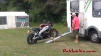El mejor sistema para cargar la moto en una caravana