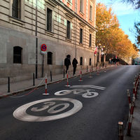 El nuevo Ayuntamiento de Madrid dice que apuesta por la bici, pero ya ha comenzado a suprimir carriles segregados