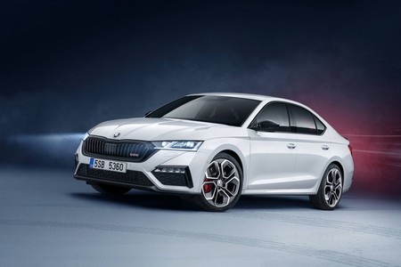 Škoda Octavia RS: el lado más deportivo de la nueva berlina viene con versión híbrida enchufable, gasolina y un diésel de 200 CV