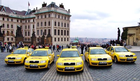 La carrera del verano: un taxista intenta cobrar 480 euros por una carrera de 25 en Praga