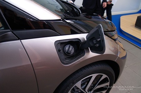 BMW i3 Madrid tapa gasolina