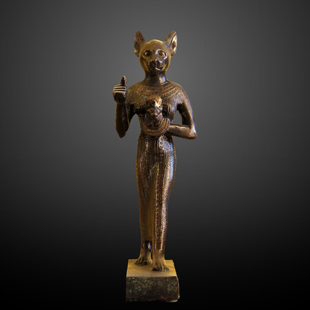 Late Period Statuette Of Bastet 12671