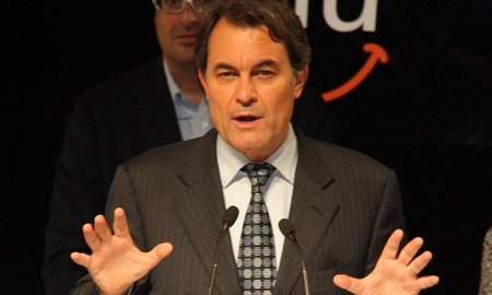 Las emisiones de bonos 'patrióticos' empiezan a poner en jaque a la solvencia española