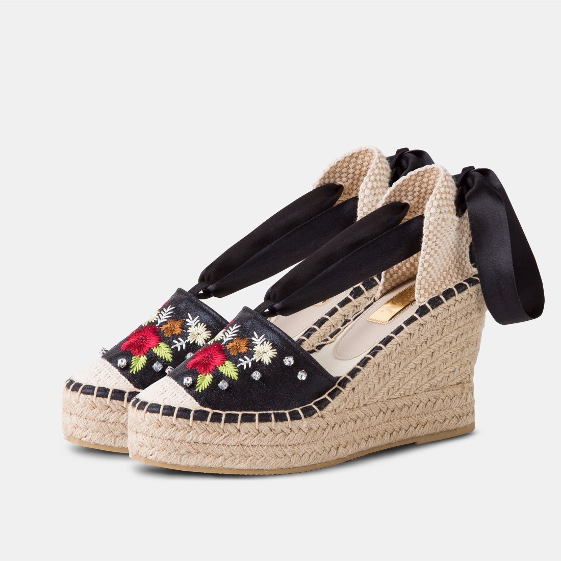 Estas son las 11 alpargatas que necesitar??s para triunfar esta primavera, ??hazte con ellas antes 