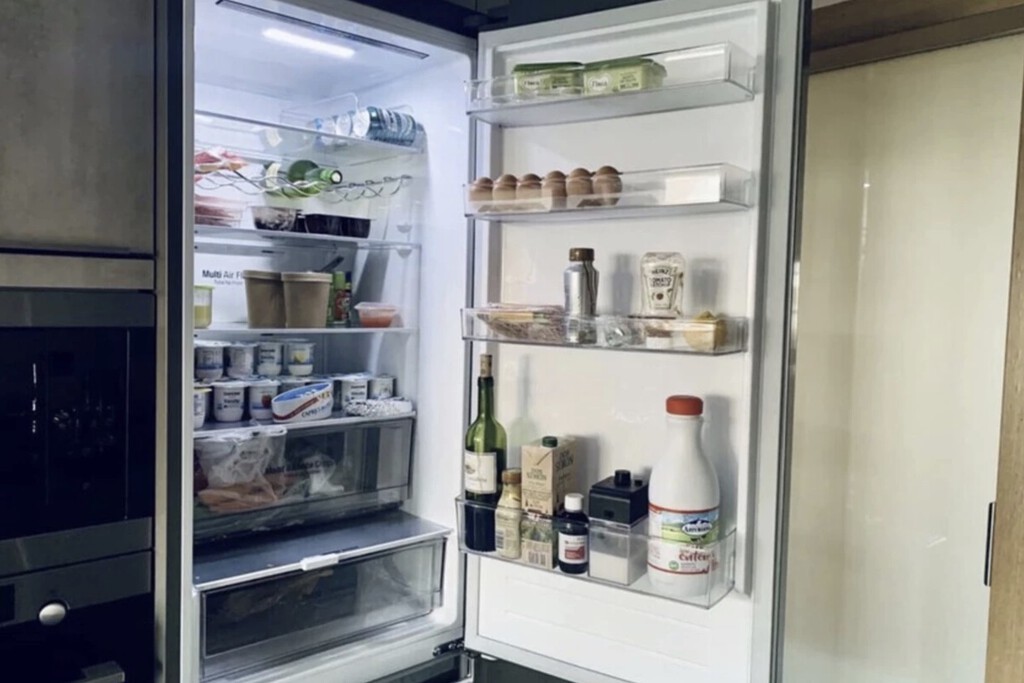 No son manías tuyas. El "sabor a frigorífico" existe y la ciencia tiene una explicación sobre qué lo provoca