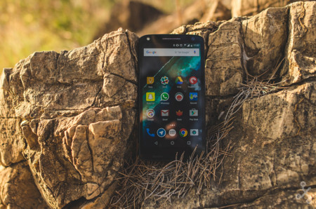 Moto X Force de frente