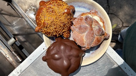 Esta es la panadería oculta en CDMX con 5 panes de muerto únicos: chocolate, ajonjolí y rellenos. Costos y cómo llegar