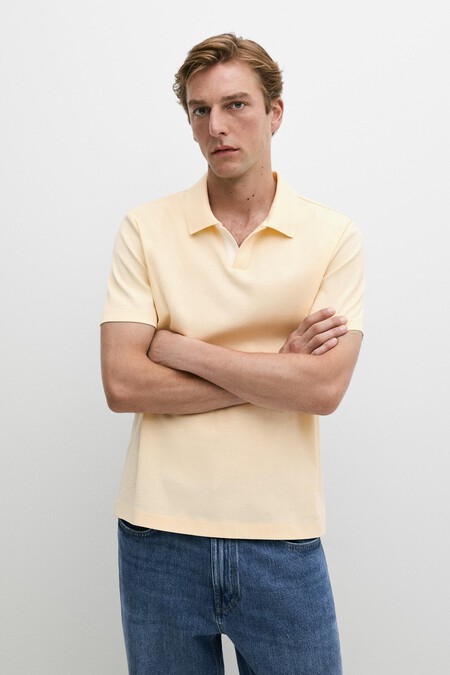 El Color De Moda Que Los Hombres Llevan Sin Esfuerzo Este Verano Es El Amarillo Mantequilla Y Estas Piezas En Rebaja Haran Que Tus Looks Brillen Con Luz Propia