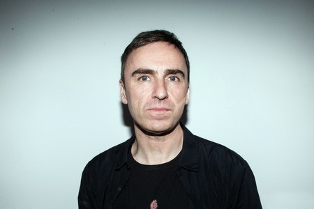 De última hora: Calvin Klein confirma la salida de Raf Simons como director creativo