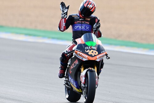 Niki Tuuli gana en Le Mans y Jordi Torres se proclama campeón de la Copa del Mundo de MotoE