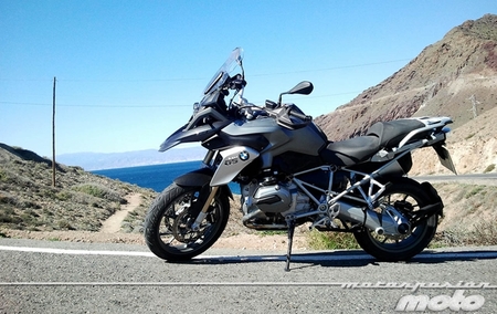 Motorpasión a dos ruedas: prueba BMW R1200 GS, Stunt Riding y la Spirit of Munro