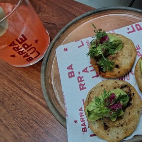 Barra Lupe: el spot secreto en CDMX donde se disfruta comida mexicana y cocteles originales al ritmo de cumbias