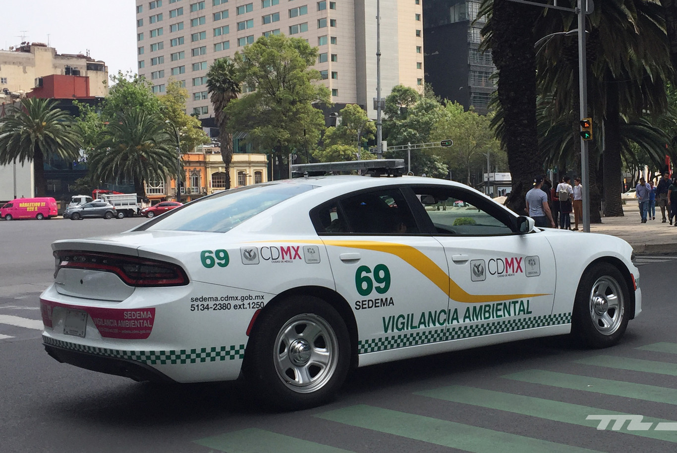 Las patrullas ambientales en CDMX contaminan más que el 62% de los autos vendidos en México