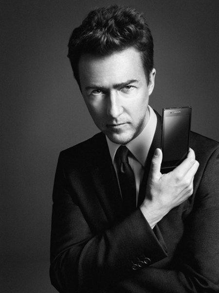 Prada y LG nos traen un nuevo móvil: el lujo también para nuestros teléfonos