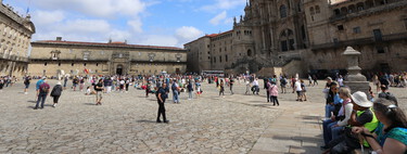 Tras años de turistificación, Santiago se ha encontrado con un problema: es más fácil comprar un souvenir que el pan