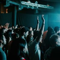 Hay un dato que aclara si la Generación Z española está o no viviendo un repunte de la religiosidad: la paradoja 29-59%