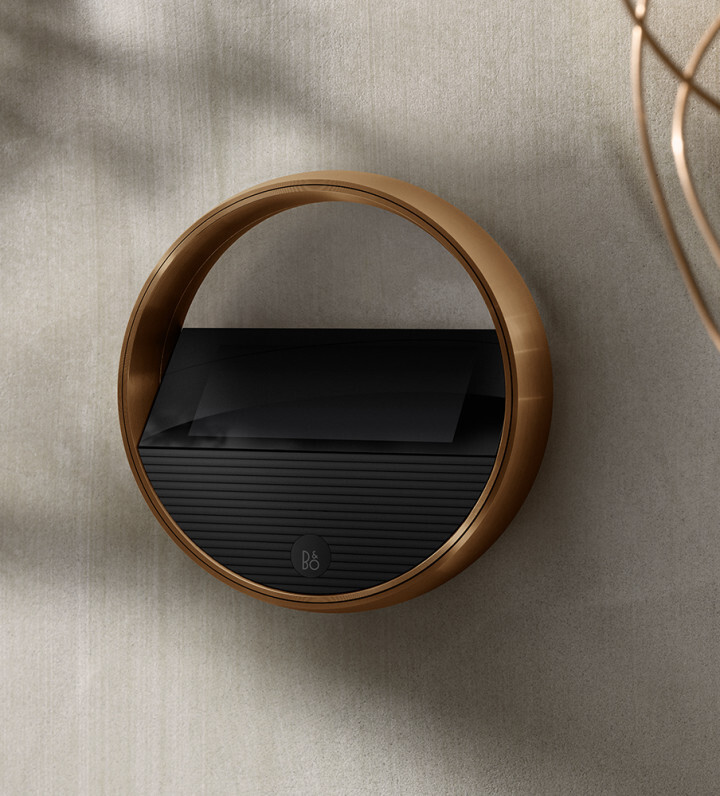 Beoremote Halo, el nuevo mando a distancia de Bang Olufsen con forma de anillo desde el que controlar tus altavoces