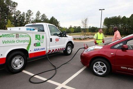 El vehículo cargador de la American Automobile Association empieza su andadura