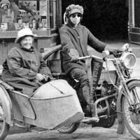Hace más de 100 años una madre y una hija cruzaron de punta a punta EE.UU. con una Harley-Davidson y su sidecar. Solo querían divertirse, pero acabaron haciendo historia 
