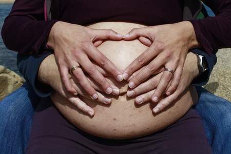 "Nadie te prepara para vivir ese momento tan doloroso": una madre ante la difícil decisión de interrumpir el embarazo y dar a luz a su bebé sin vida