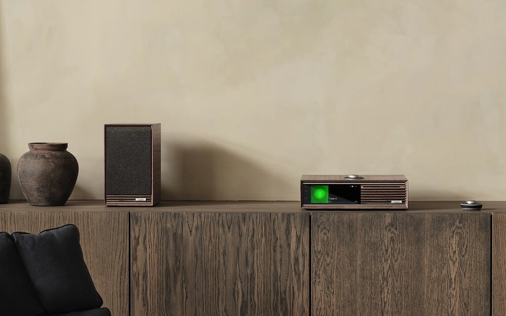 "Es agradable, de vez en cuando, sacar un CD o vinilo que puedas sostener y reproducirlo". Alan O’Rourke director de Ruark Audio 