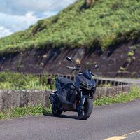 SYM MMBCU: otro scooter con aspiraciones crossover que llega de China con control de tracción y ABS 