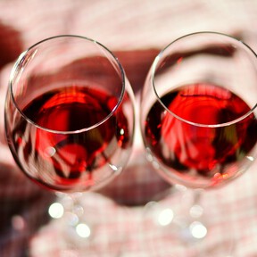 Un tinto D.O.Ca Rioja por 15 euros perfecto para acompañar el aperitivo o la cena de Nochebuena en familia