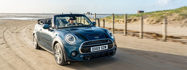 El MINI Convertible Sidewalk se viste como uno de los descapotables más exclusivos de la marca