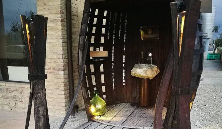 Esta ciudad italiana ha abierto una fuente pública de vino tinto y es gratis