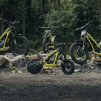 Hasta hace nada era casi una desconocida fuera de carretera. Ahora Triumph quiere plantar cara a KTM con un arsenal de motos eléctricas