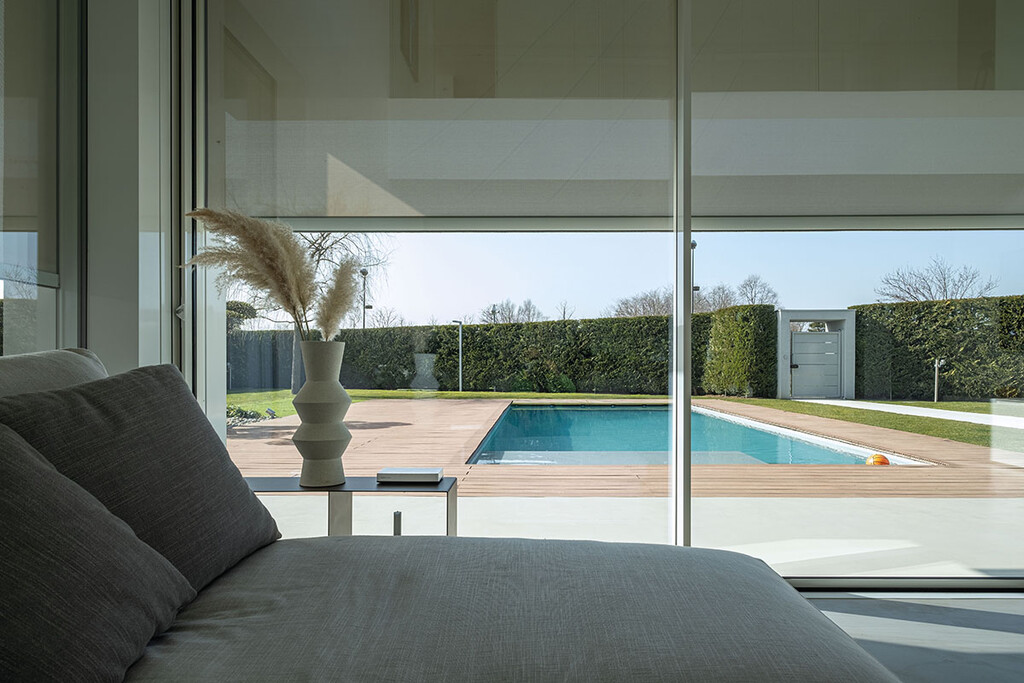 Nice anuncia un motor para cortinas verticales y persianas cargado con energía solar que se puede controlar con la voz