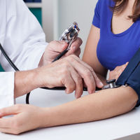 La hipertensión en el embarazo aumenta el riesgo de obesidad infantil 