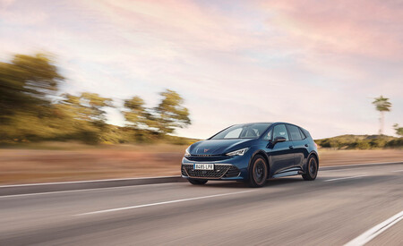 Probamos el nuevo CUPRA Born de 231 CV, un compacto eléctrico que deja mejor sabor de boca que el Volkswagen ID3