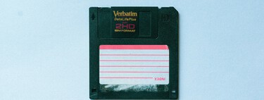 En plena era de la IA hay quien defiende una idea radical: que el software siga cabiendo en un disquete 