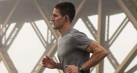 Los mejores gadgets para entrenar de oferta en el Cyber Monday: auriculares deportivos, smartwatches, pistolas de masaje y más