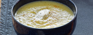 Crema de puerros, patata y pera al azafrán. Receta