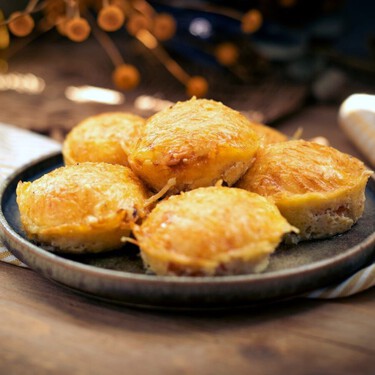 Listas en 20 minutos y con 3 huevos: estas mini tartas saladas exprés se convertirán en la estrella de tus aperitivos de verano 