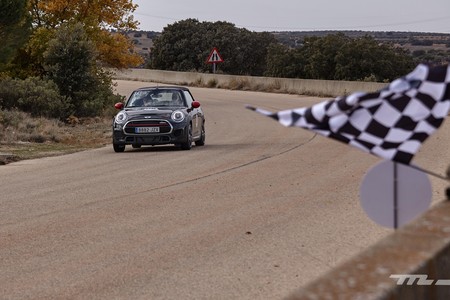 Gama Mini John Cooper Works 2017 012